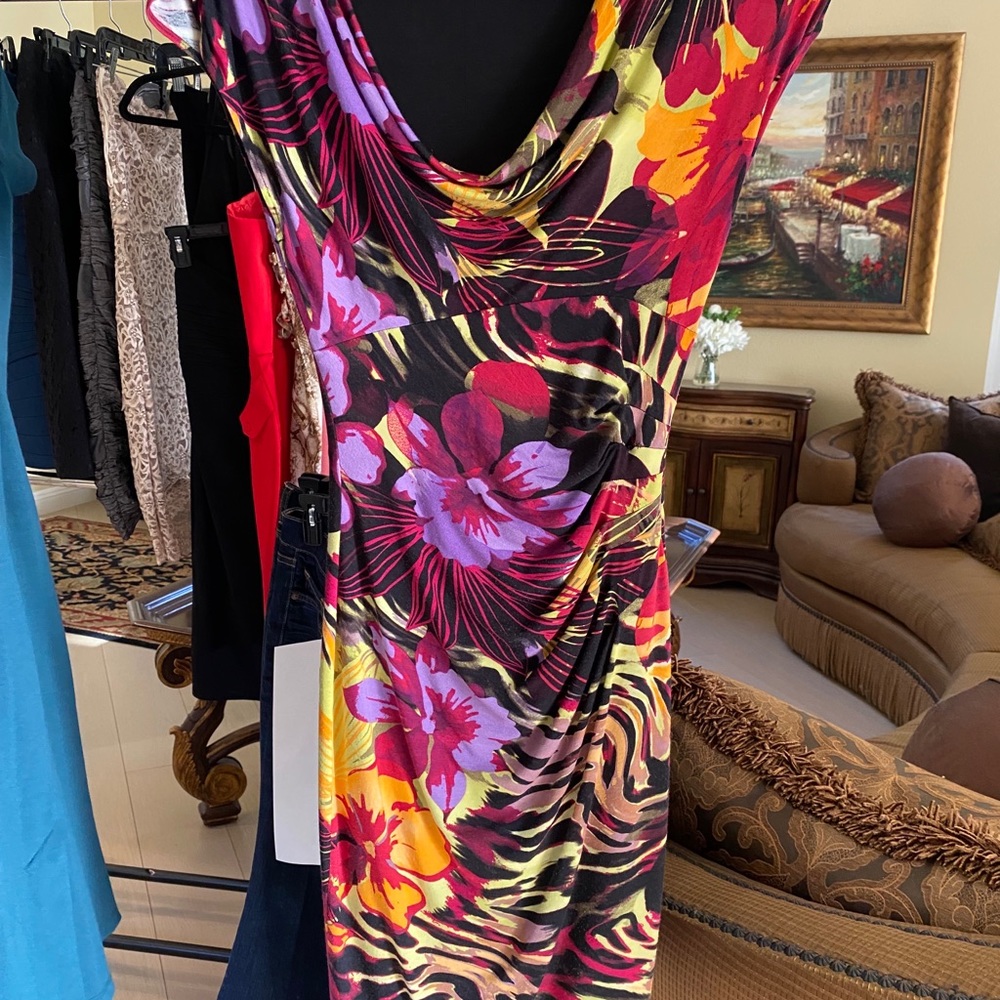 Dresses - Picture 15 of 15